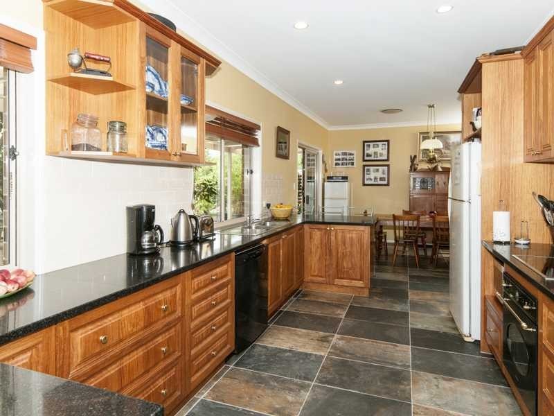 301 Fernvale Road, Fairney View QLD 4306