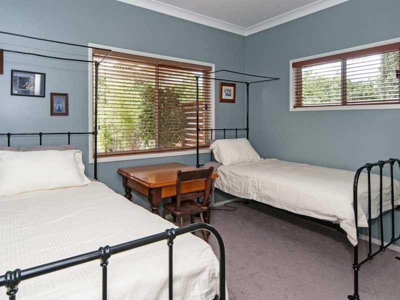 301 Fernvale Road, Fairney View QLD 4306