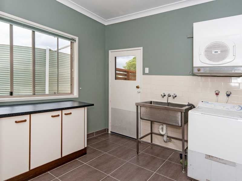 301 Fernvale Road, Fairney View QLD 4306