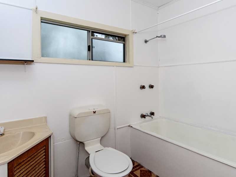 24 Sydney Street, Brassall QLD 4305