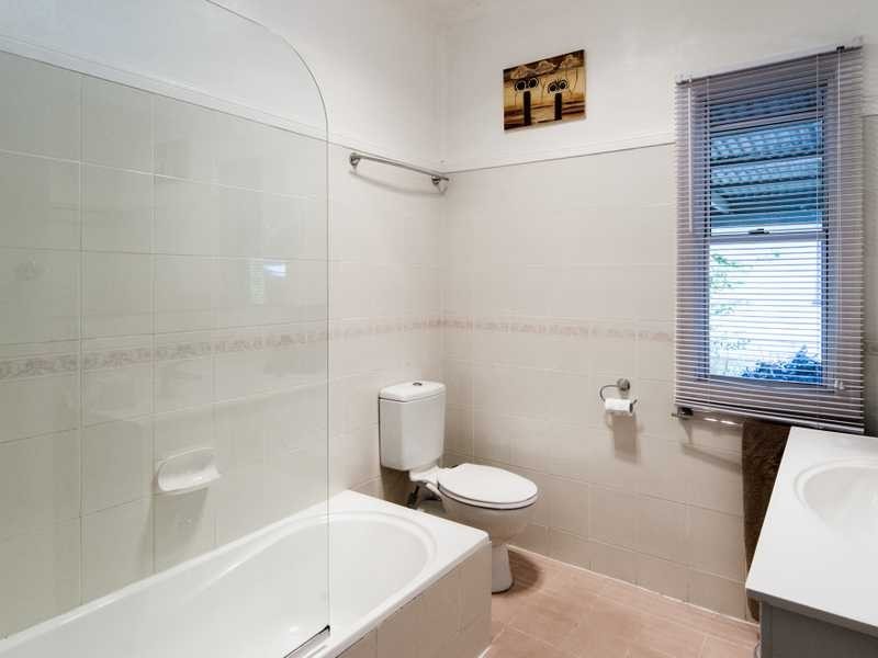 37 Vineyard Street, One Mile QLD 4305