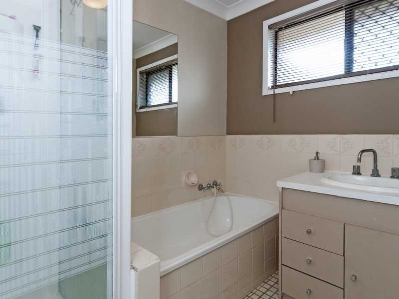 6 Midland Street, Yamanto QLD 4305