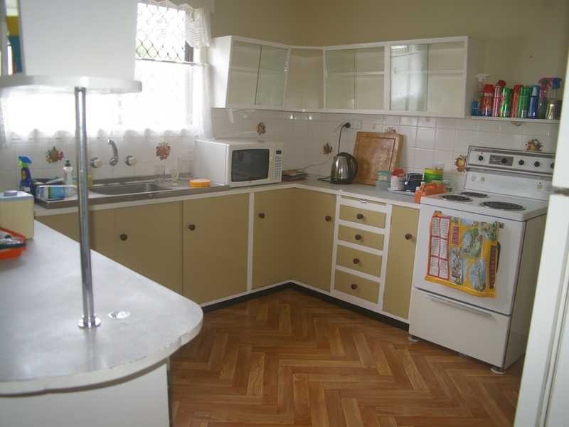 22 Pemberton Street, Booval QLD 4304