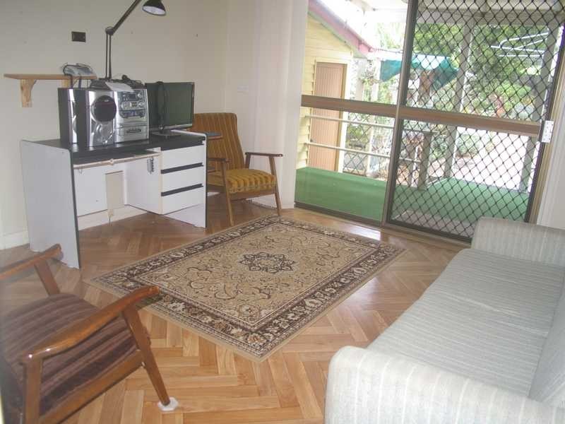 22 Pemberton Street, Booval QLD 4304