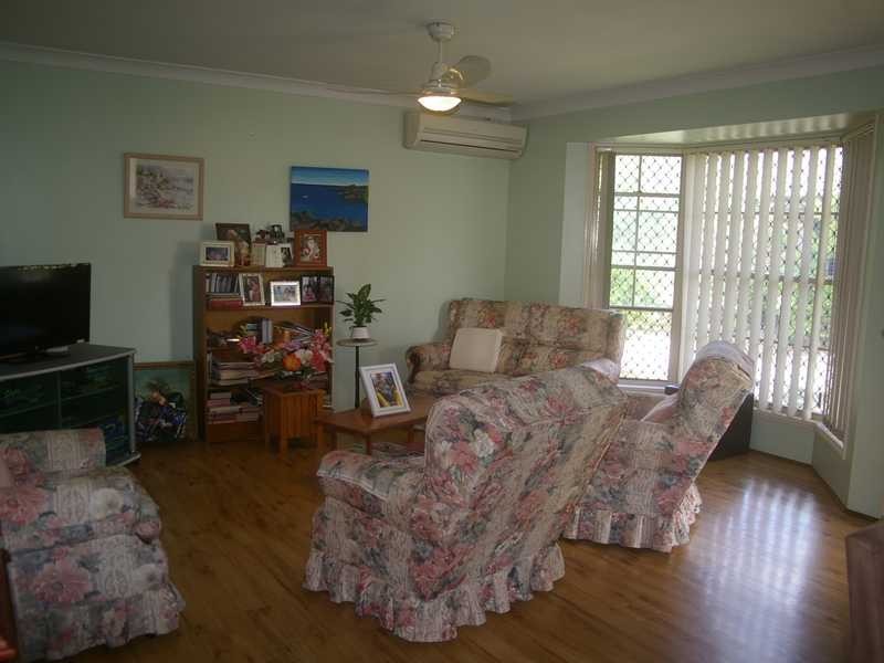 Unit/5/2 Elms Street, Bundamba QLD 4304