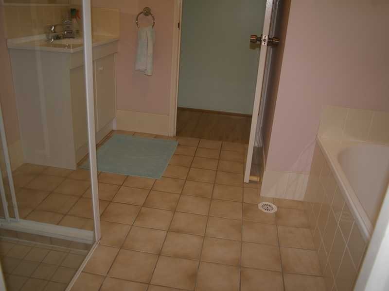 Unit/5/2 Elms Street, Bundamba QLD 4304