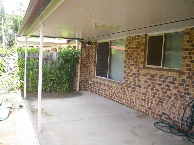 Unit/5/2 Elms Street, Bundamba QLD 4304