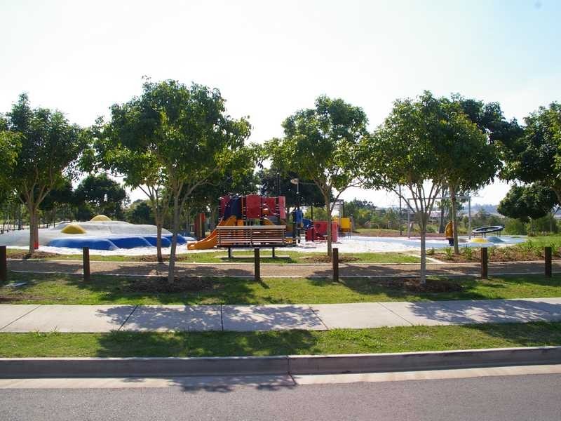 21 Holterman Crescent, Redbank Plains QLD 4301