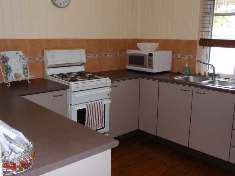 11 Sloman Street, Booval QLD 4304