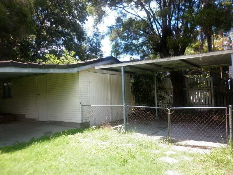 13 Saxelby Street, East Ipswich QLD 4305