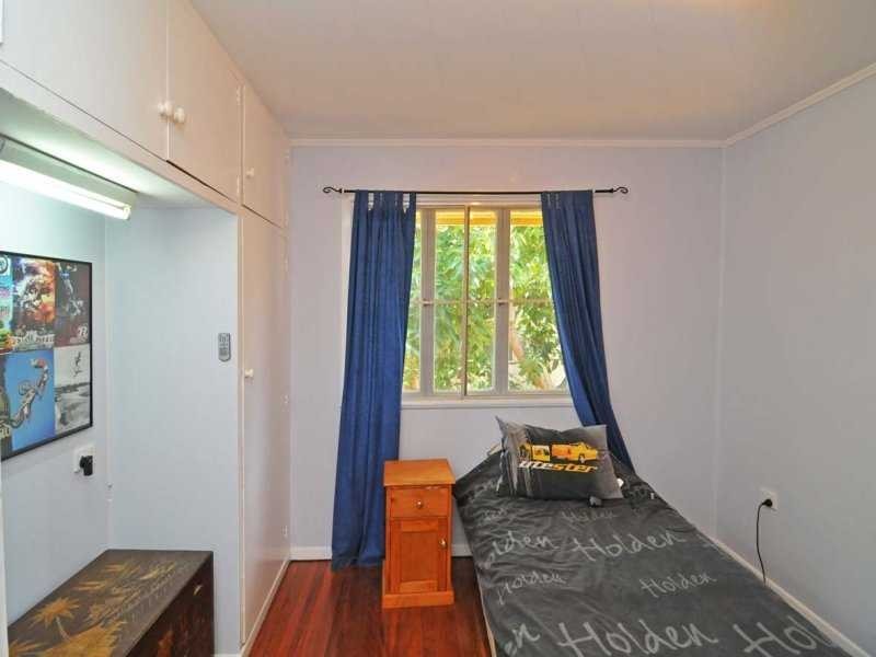 20 Turner Street, Eastern Heights QLD 4305