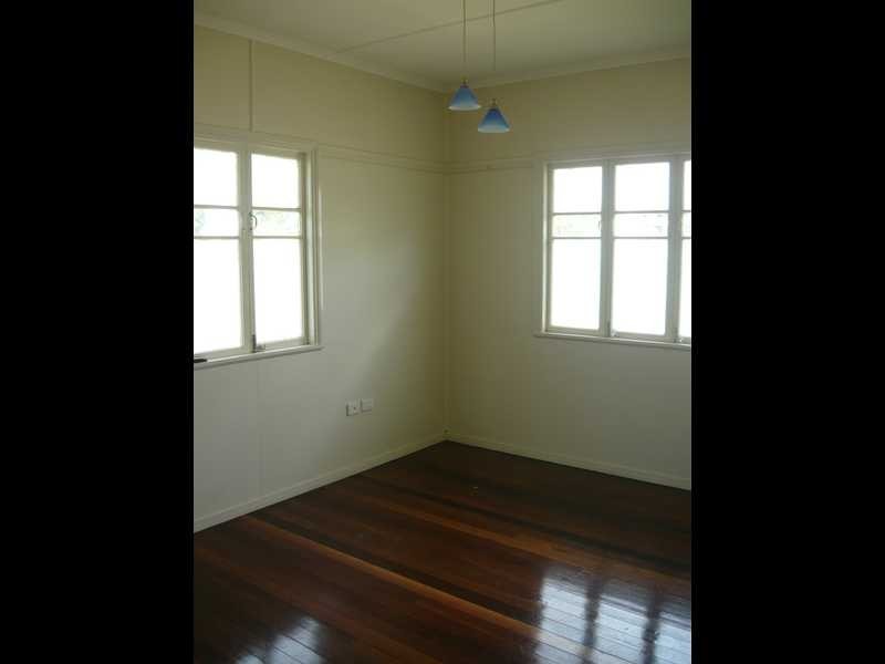 70 Brisbane Road, Ebbw Vale QLD 4304