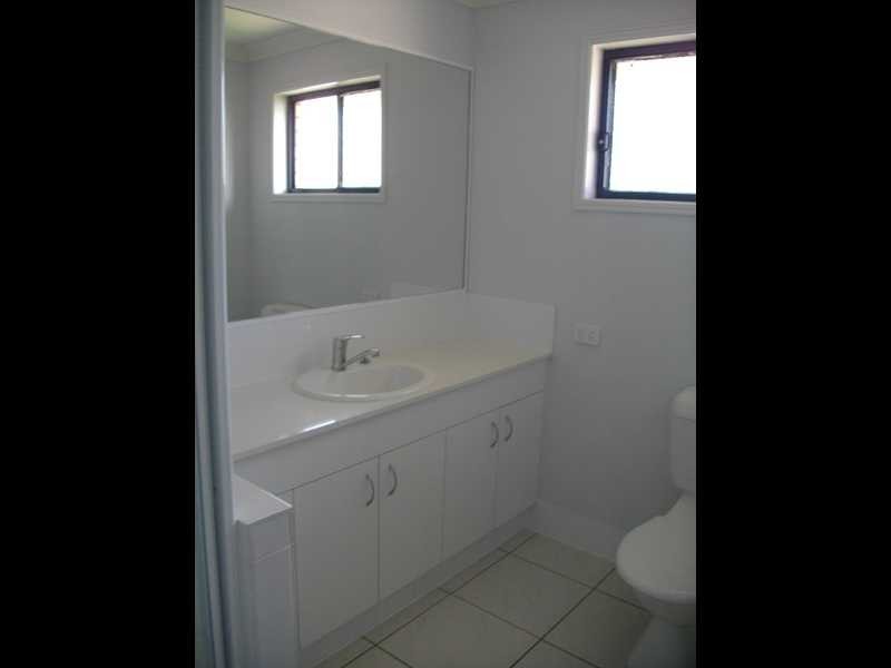 34 Pencarrow Crescent, Raceview QLD 4305