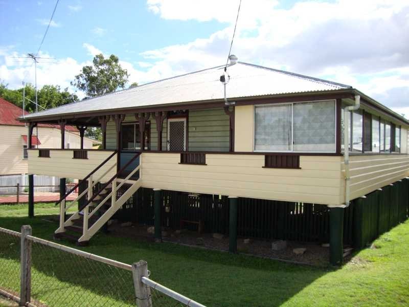 102 Downs Street, North Ipswich QLD 4305