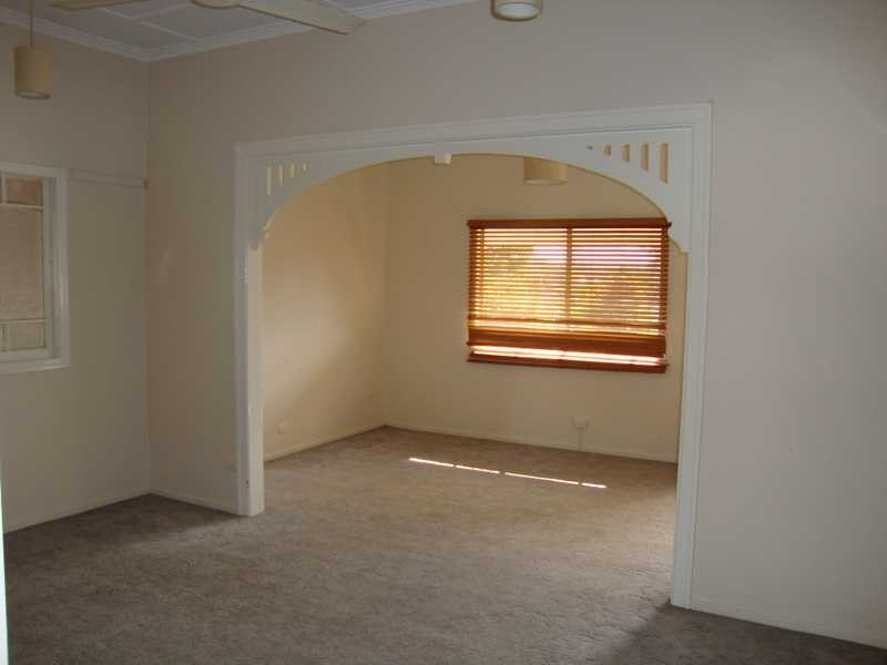 102 Downs Street, North Ipswich QLD 4305