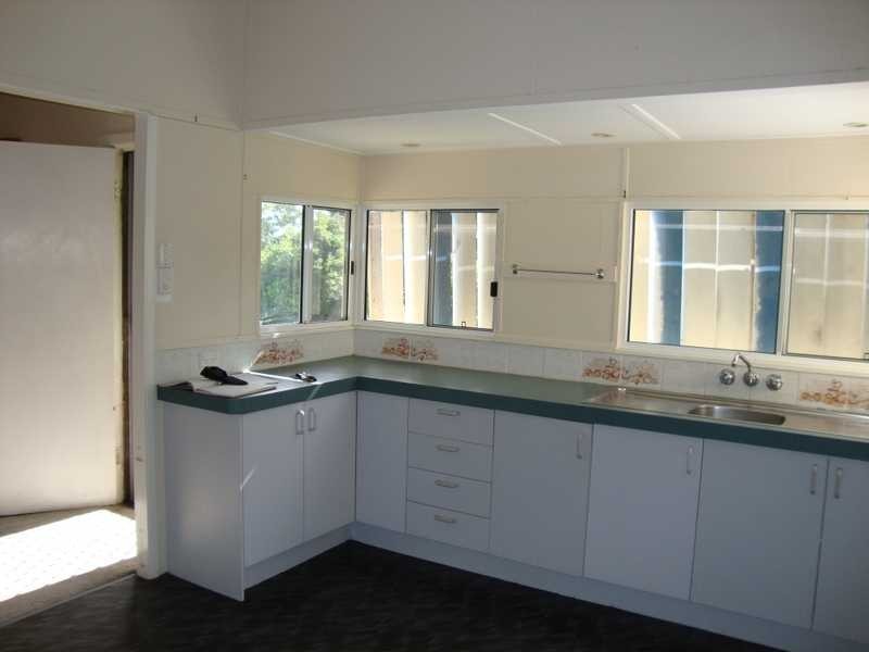 102 Downs Street, North Ipswich QLD 4305