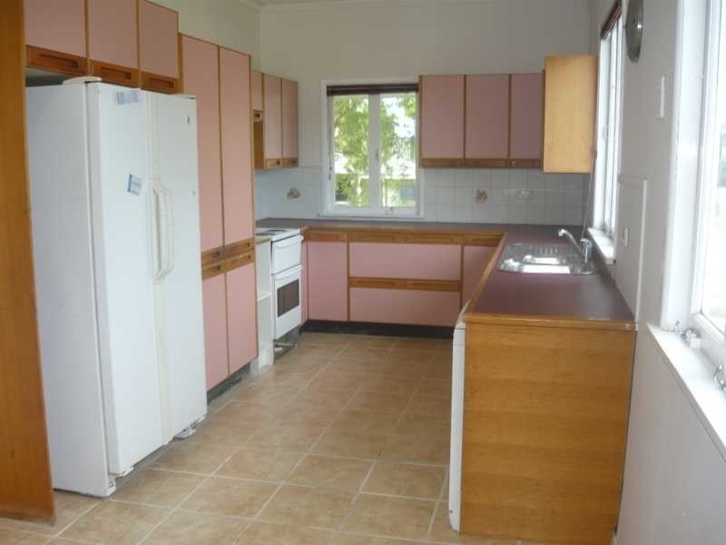 11 Selwyn Street, North Booval QLD 4304