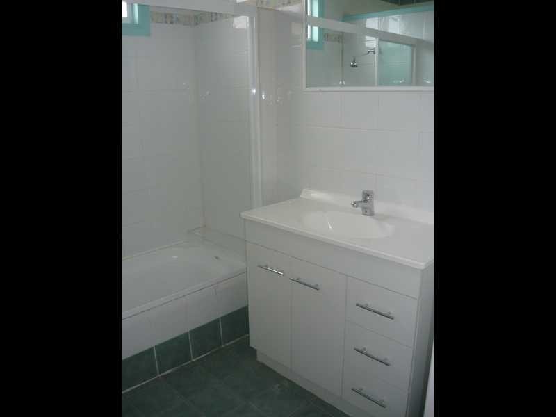 11 Selwyn Street, North Booval QLD 4304