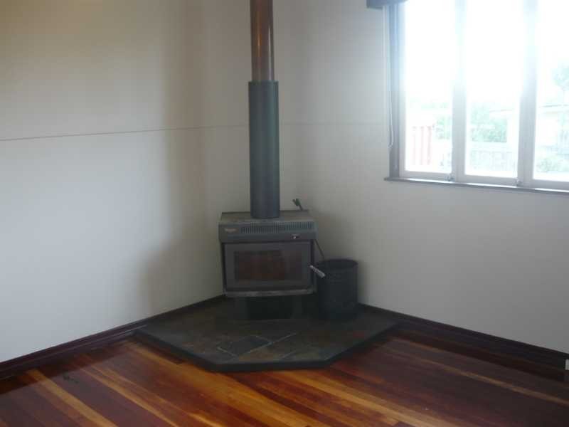 11 Selwyn Street, North Booval QLD 4304