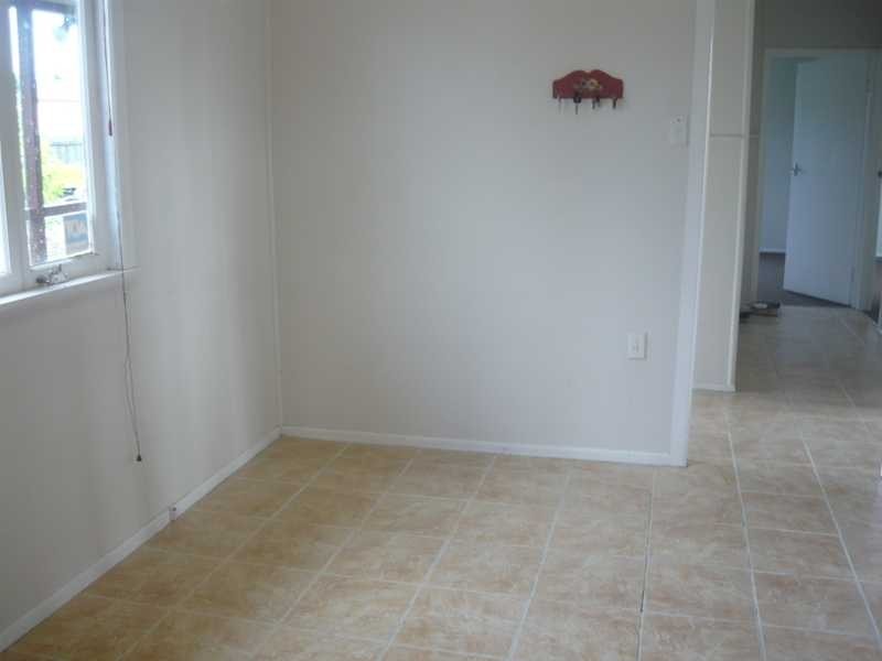 11 Selwyn Street, North Booval QLD 4304