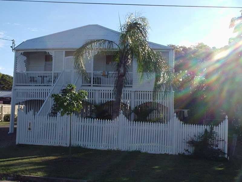 27 Walsh Street, Newtown QLD 4305