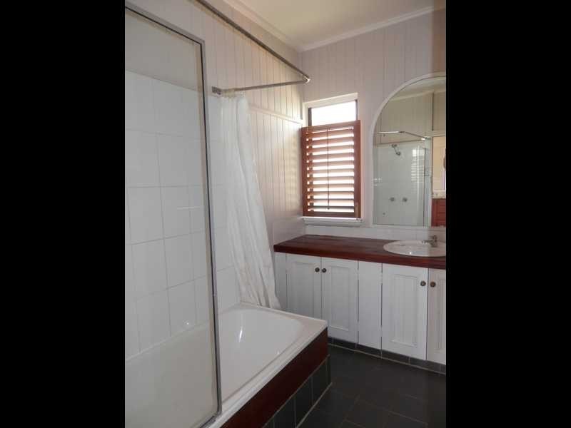 14 Cramb Street, Eastern Heights QLD 4305