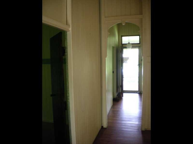 38 Thompson Street, Silkstone QLD 4304