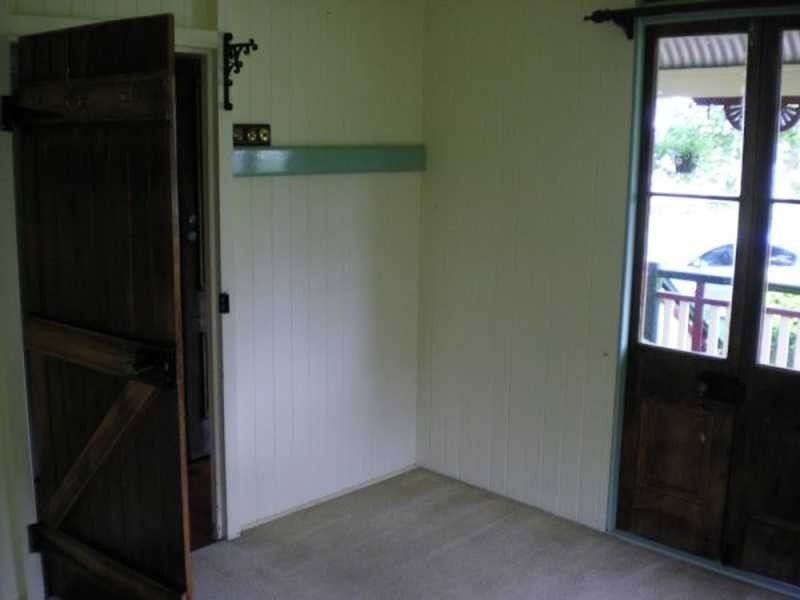 38 Thompson Street, Silkstone QLD 4304