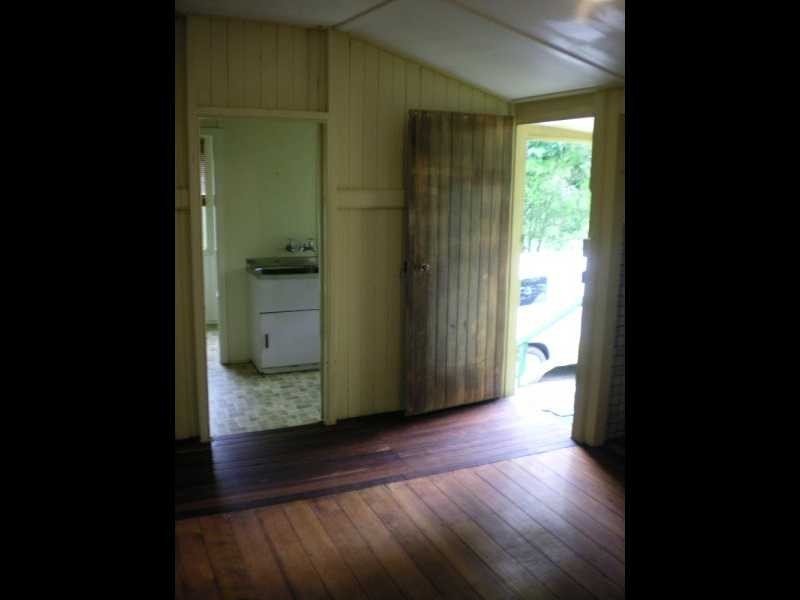 38 Thompson Street, Silkstone QLD 4304