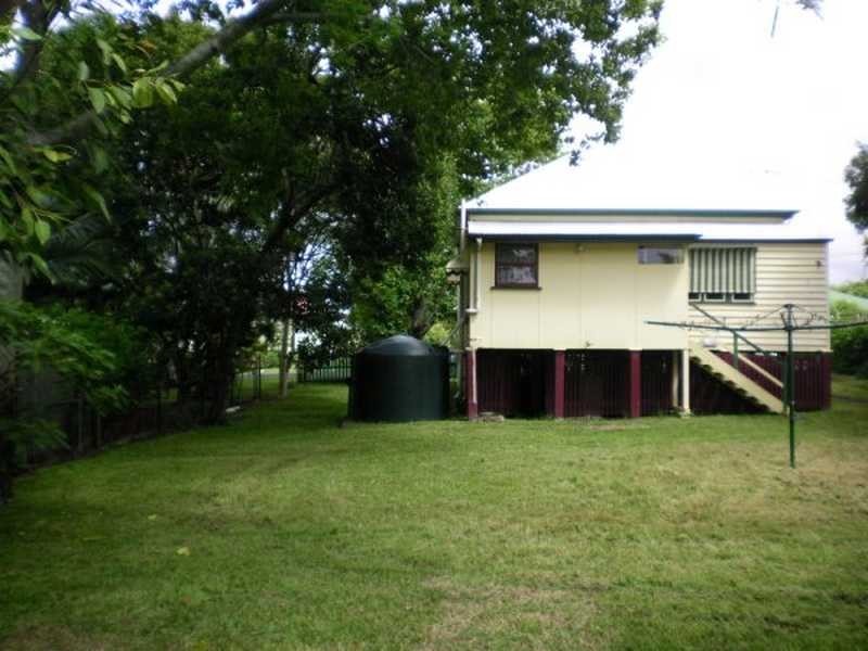 38 Thompson Street, Silkstone QLD 4304