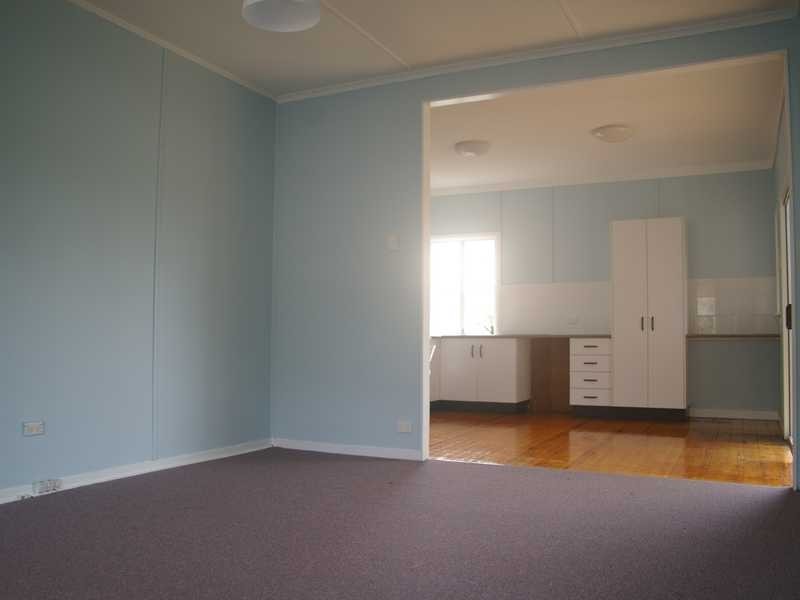 41 Samford Road, Leichhardt QLD 4305