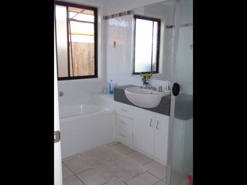 11 Des Arts Place, Wulkuraka QLD 4305