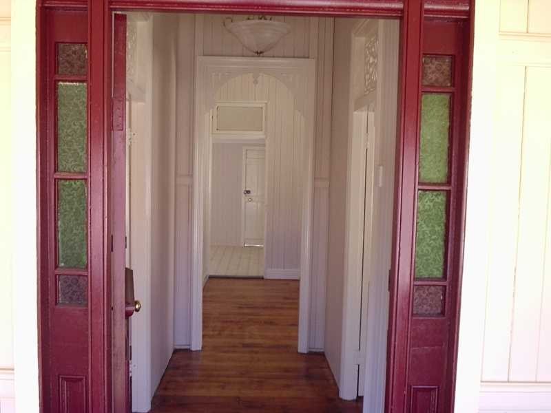 4 Siemons Street, One Mile QLD 4305
