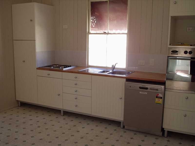 4 Siemons Street, One Mile QLD 4305