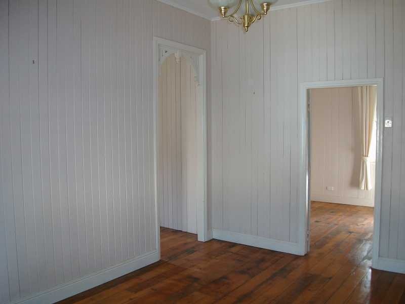 4 Siemons Street, One Mile QLD 4305