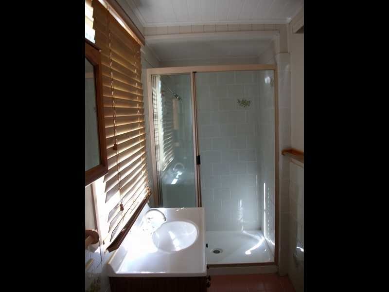 4 Siemons Street, One Mile QLD 4305