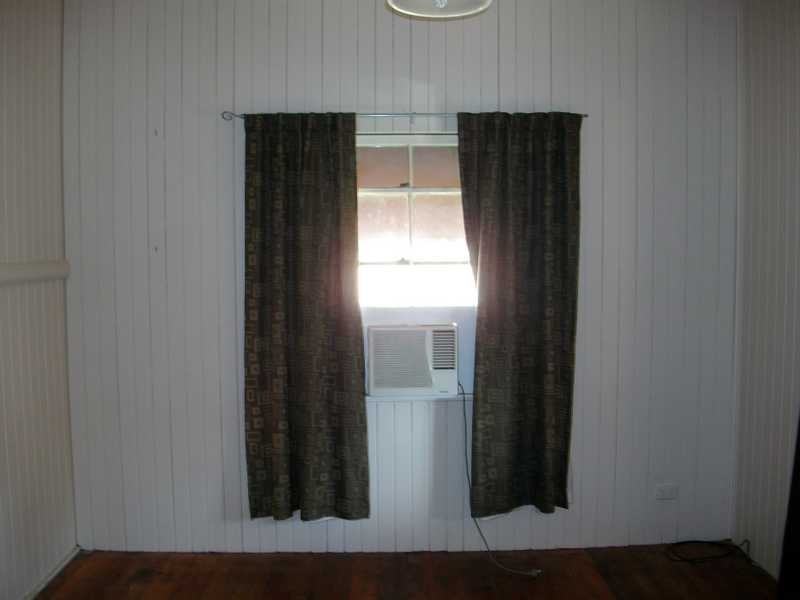 4 Siemons Street, One Mile QLD 4305