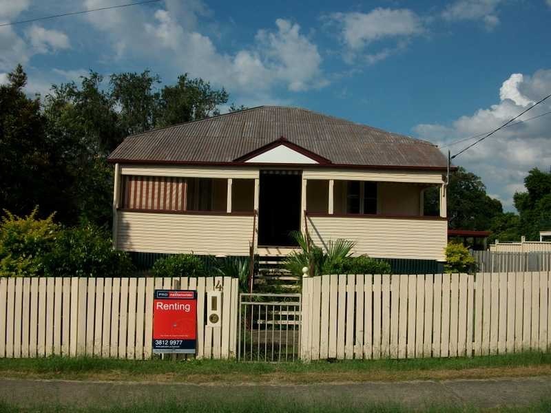 4 Siemons Street, One Mile QLD 4305