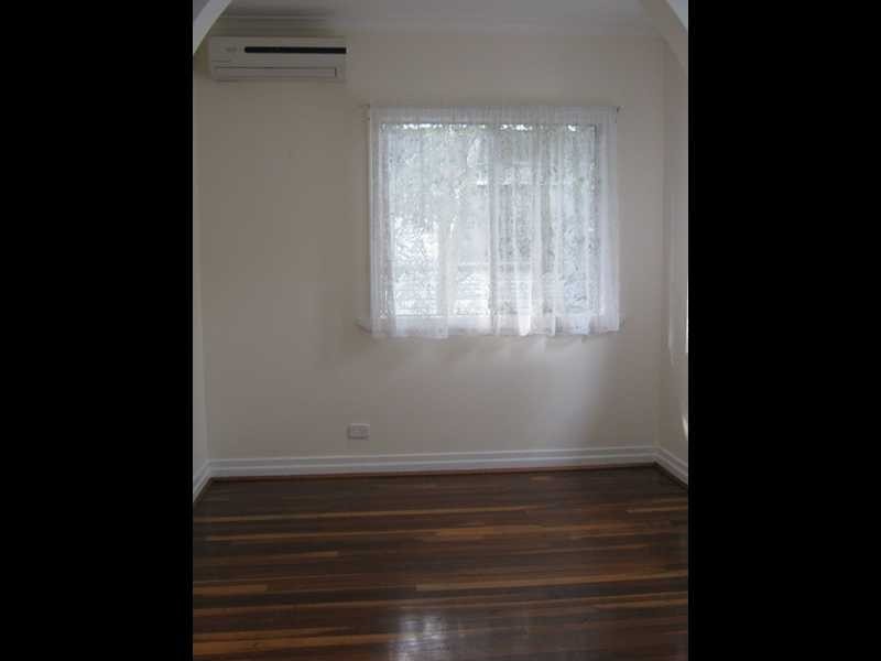 71 Bergin Street, North Booval QLD 4304