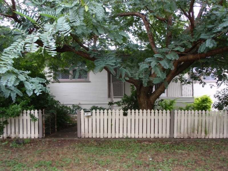 31 Queen Street, Newtown QLD 4305