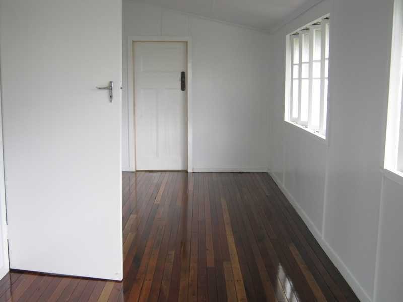 37 Thompson Street, Silkstone QLD 4304