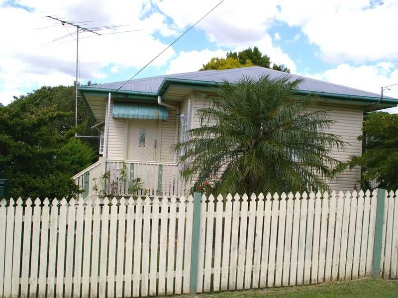 25 Idolwood Street, Eastern Heights QLD 4305