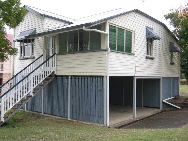 7 Church Street, Silkstone QLD 4304