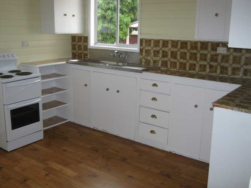 7 Church Street, Silkstone QLD 4304