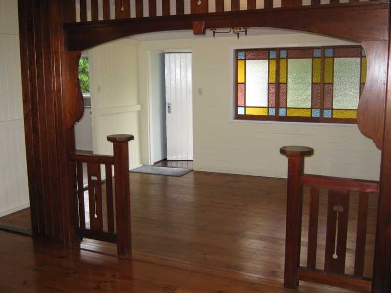 7 Church Street, Silkstone QLD 4304