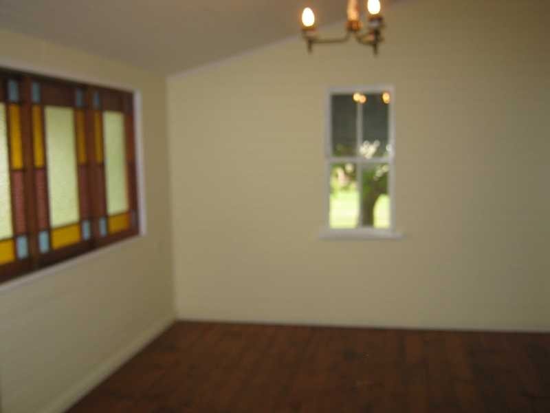 7 Church Street, Silkstone QLD 4304