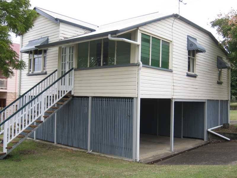 7 Church Street, Silkstone QLD 4304