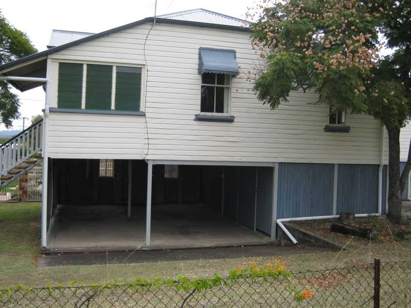 7 Church Street, Silkstone QLD 4304