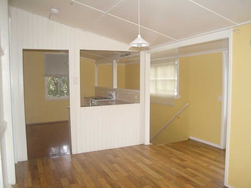 4 Simpson Street, North Ipswich QLD 4305