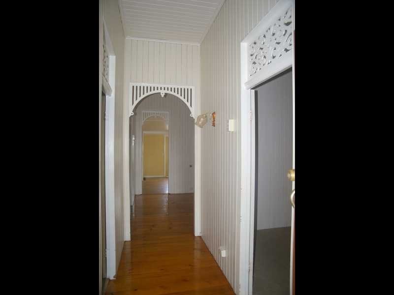 4 Simpson Street, North Ipswich QLD 4305